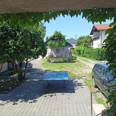 Dom V Zahrade Hotel Podhajska Luaran gambar