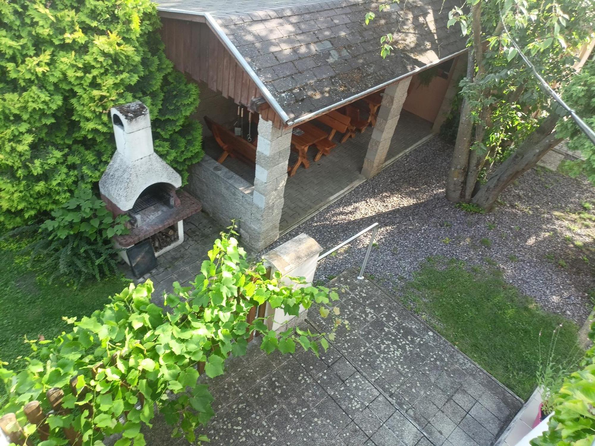 Dom V Zahrade Hotel Podhajska Luaran gambar
